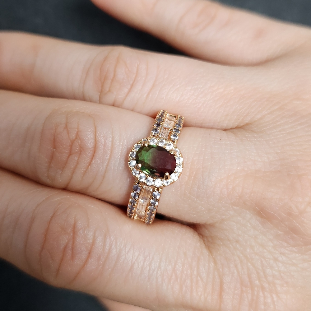 Alaxandrite Bom Party Ring